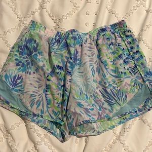 Lilly Pulitzer Multicolor Athletic Shorts size Medium; GUC